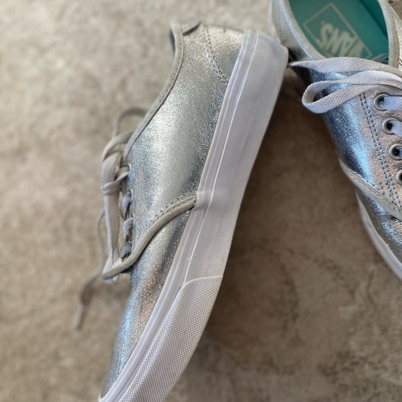 Ladies silver vans - Picture 3 of 5
